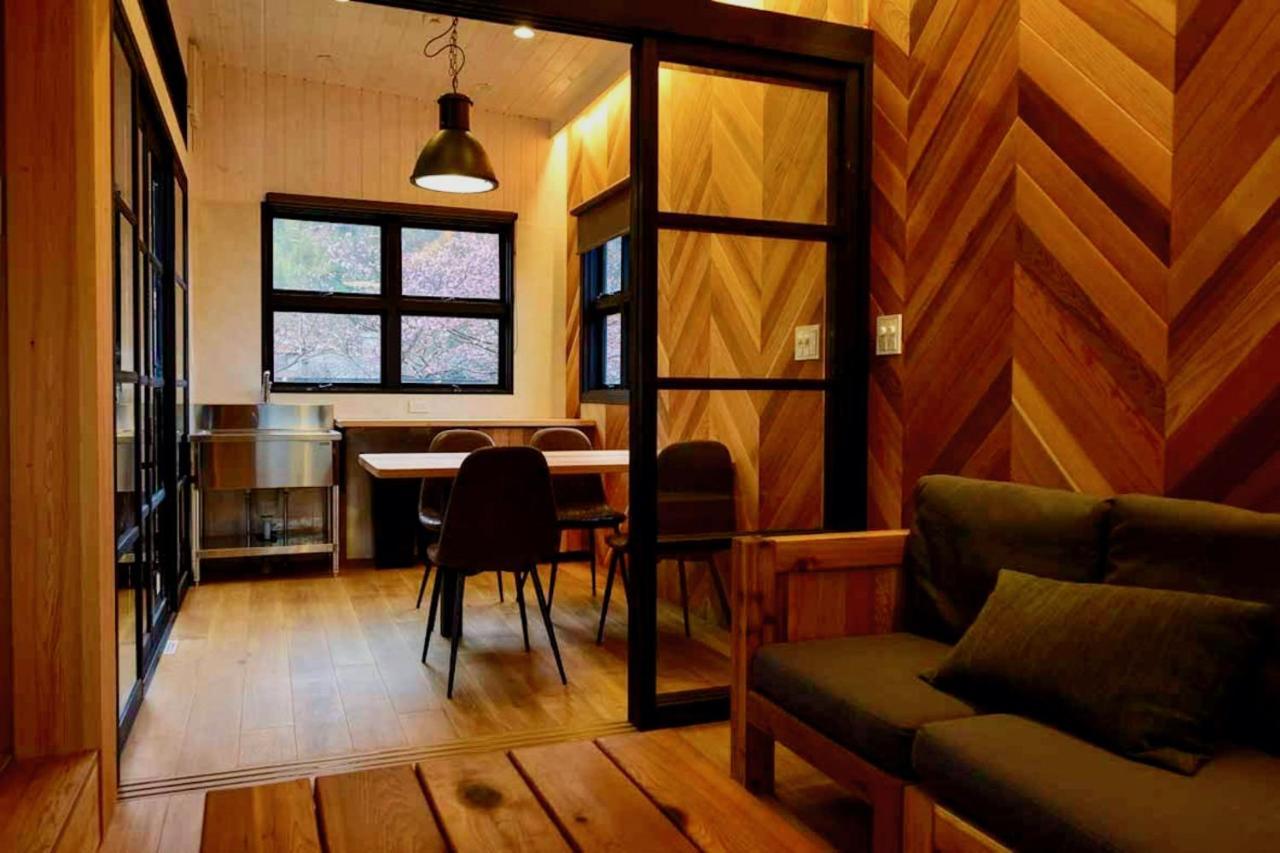 วิลล่า Tiny Base The River House & Trailer *