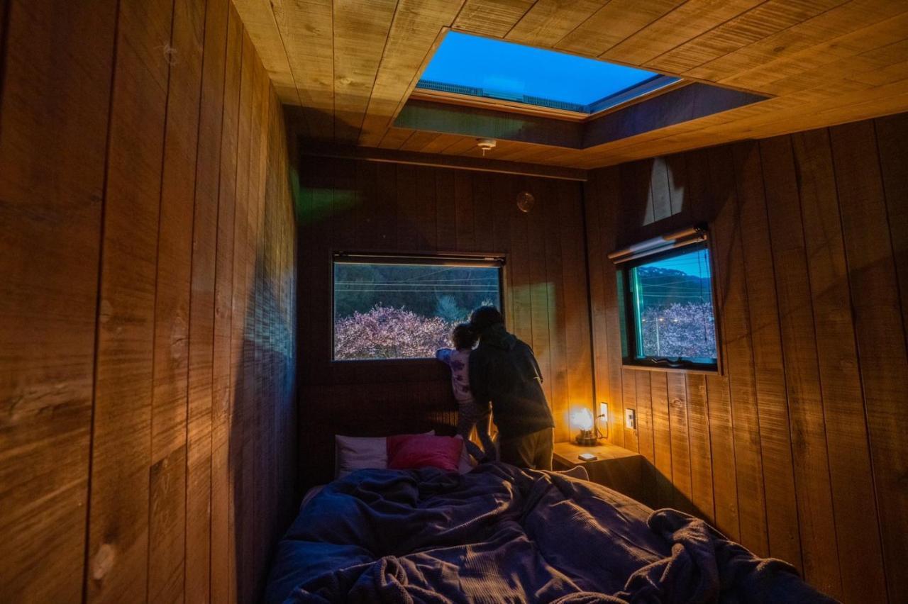 Villa Tiny Base The River House & Trailer *